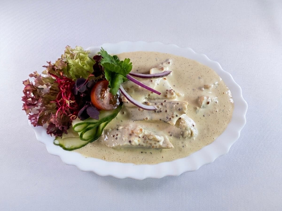 Śledzie w sosie musztardowym